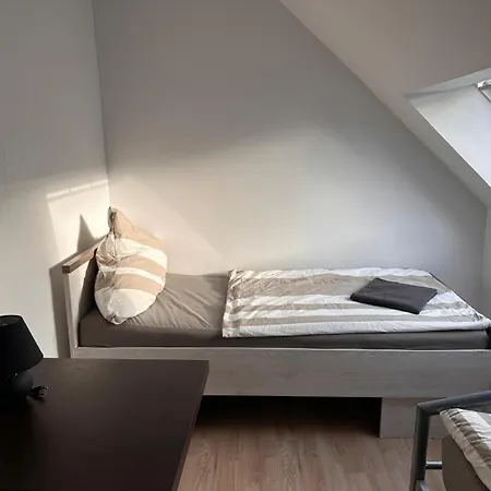 Ses12a 2-og 3zimmer Möbilierte In Wolfsburgs Zentrum *
